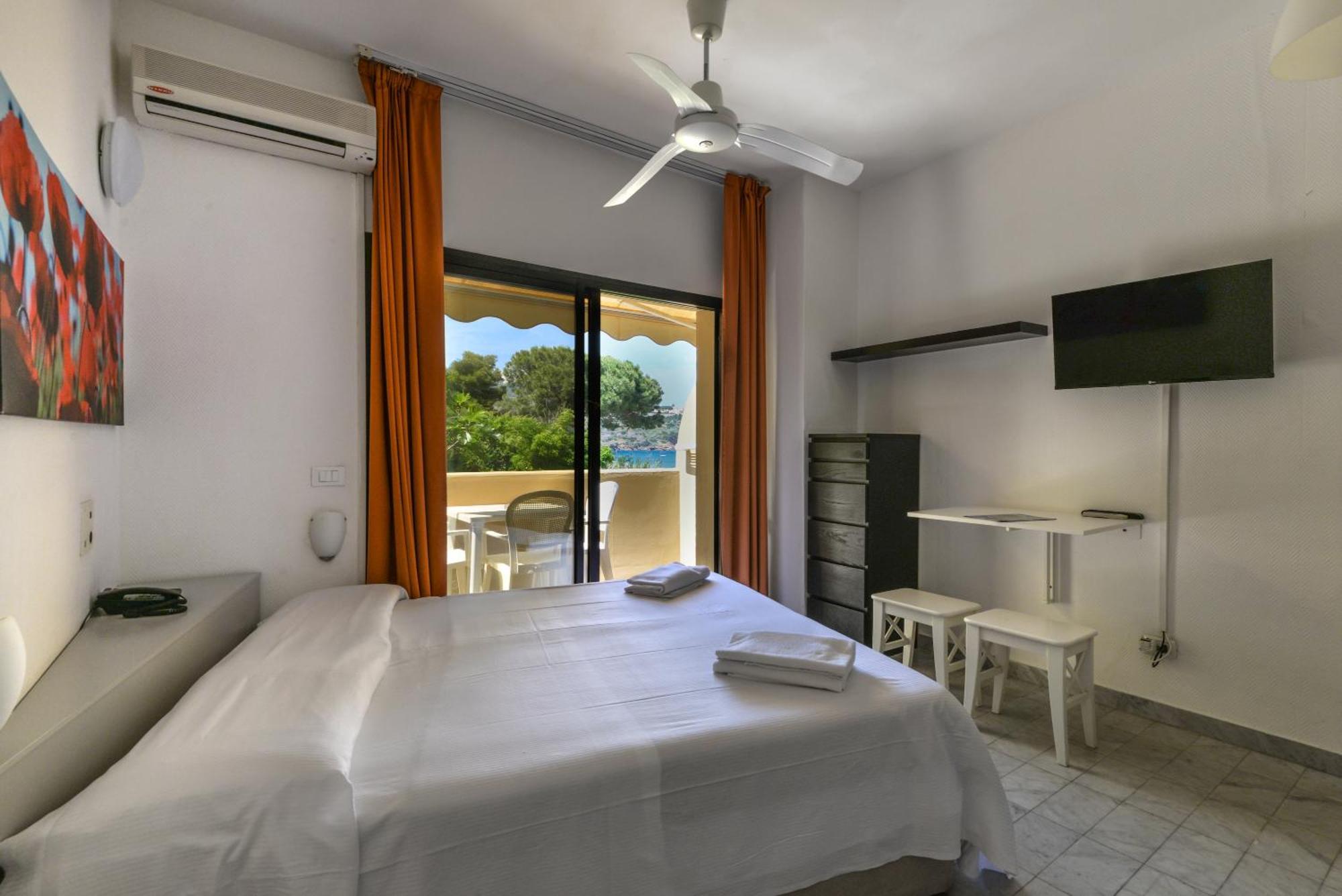 Hotel Le Acacie Capoliveri  Ngoại thất bức ảnh